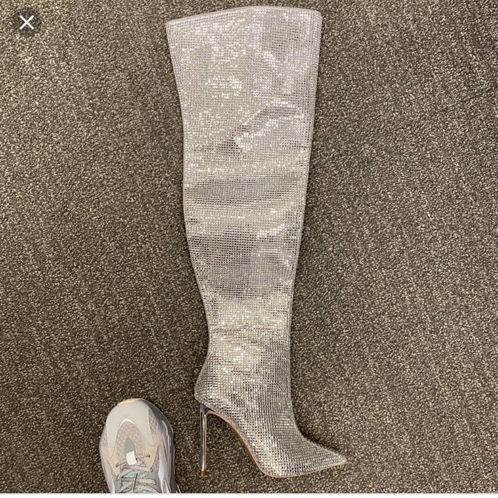 STEVE MADDEN “SKYSCRAPER RHINESTONES” BOOT